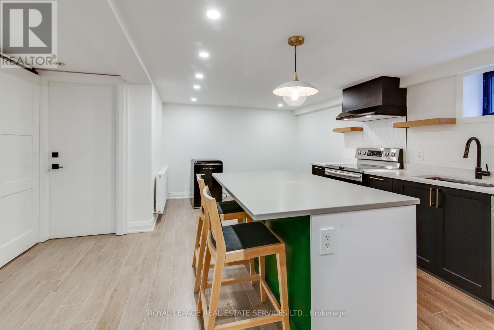 L - 70 Kilbarry Road, Toronto, Ontario  M5P 1K6 - Photo 6 - C12486585