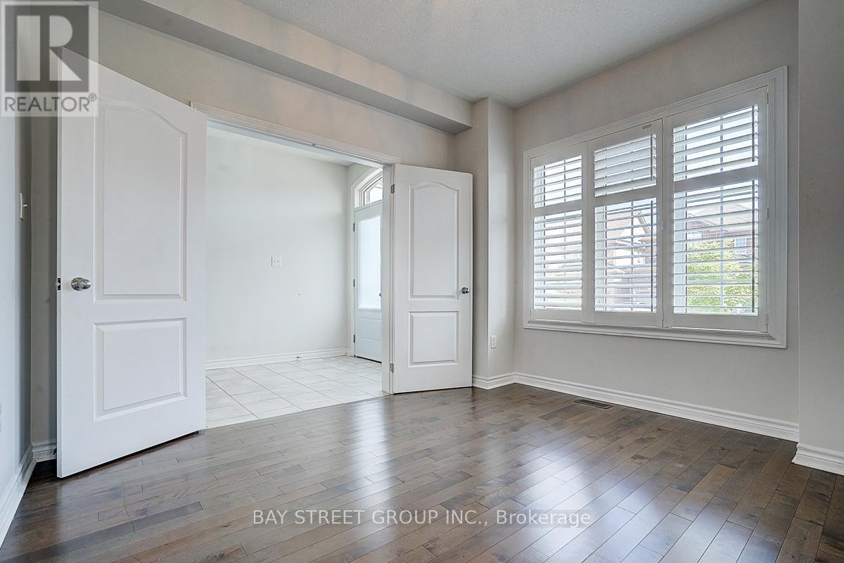 852 William Lee Avenue, Oshawa, Ontario  L1K 0W2 - Photo 5 - E12486568