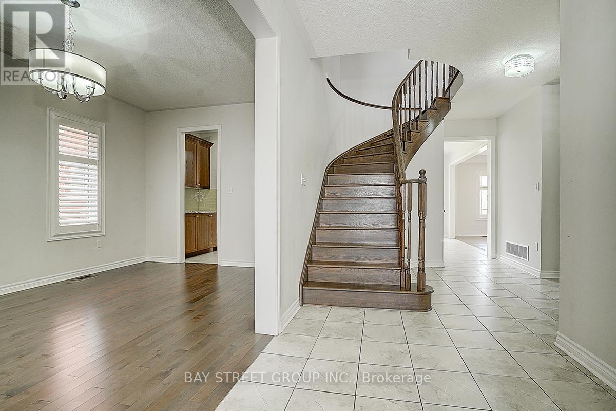 852 William Lee Avenue, Oshawa, Ontario  L1K 0W2 - Photo 6 - E12486568