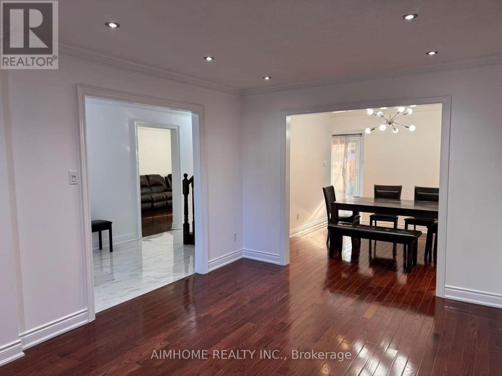 213 Hupfield Trail, Toronto, Ontario  M1B 4L8 - Photo 2 - E12486577