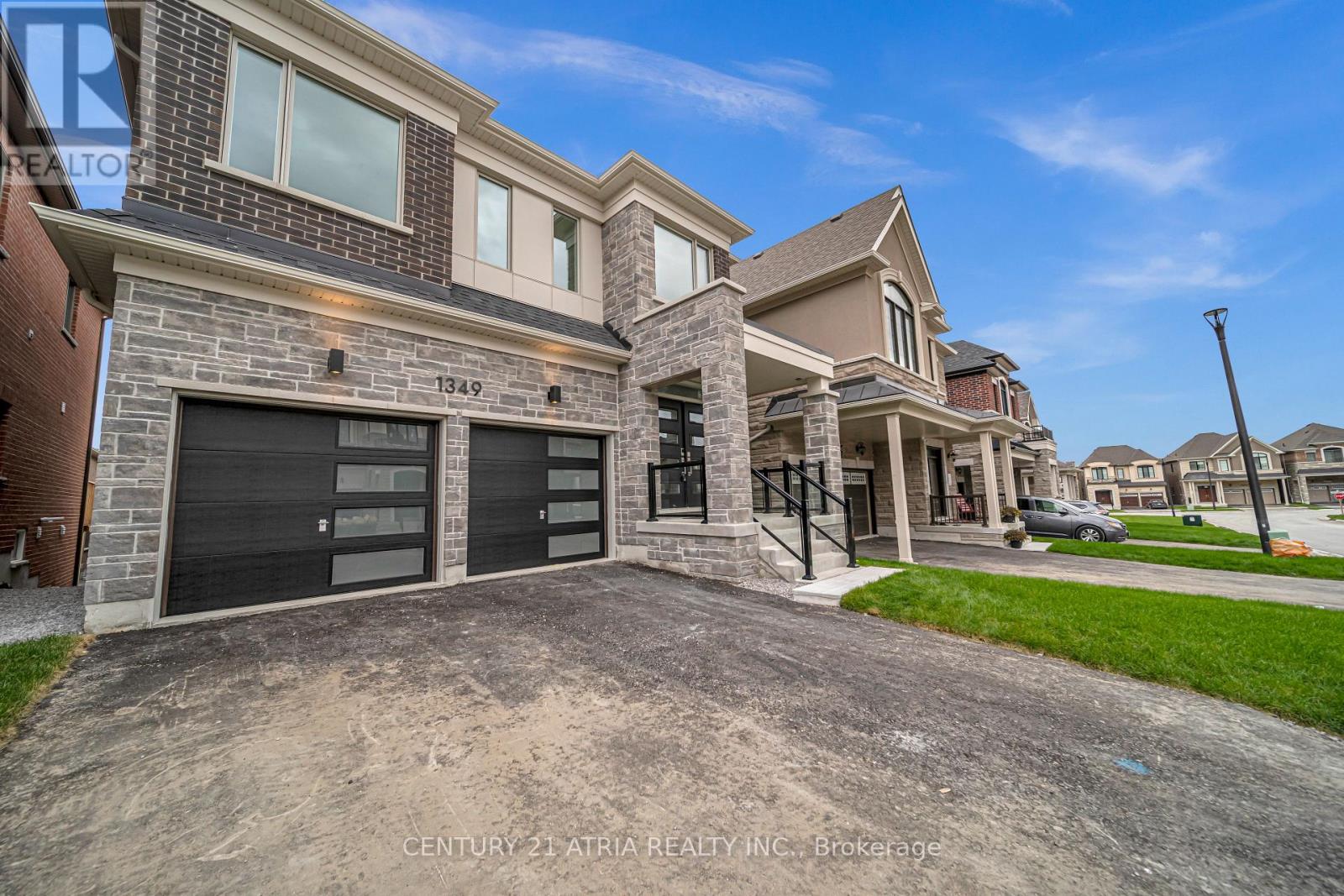 1349 Glamorgan Manor, Pickering, Ontario  L1X 0N1 - Photo 2 - E12486609