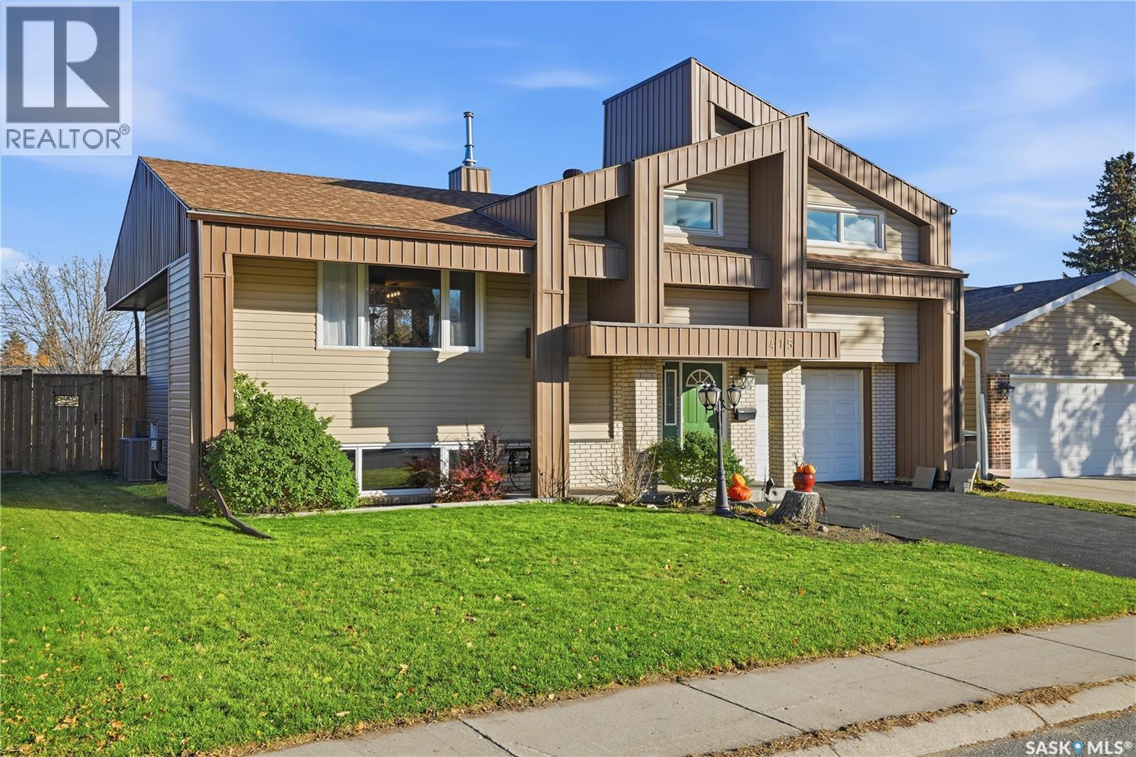 415 Wathaman CRESCENT, Saskatoon, Saskatchewan