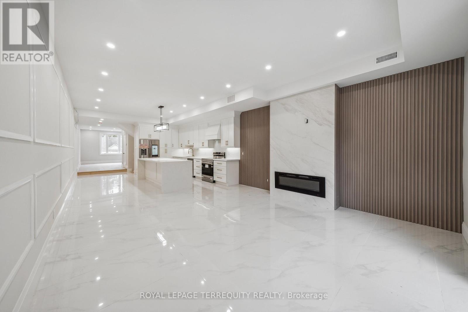 MAIN FLOOR - 10 MACK AVENUE, Toronto, Ontario