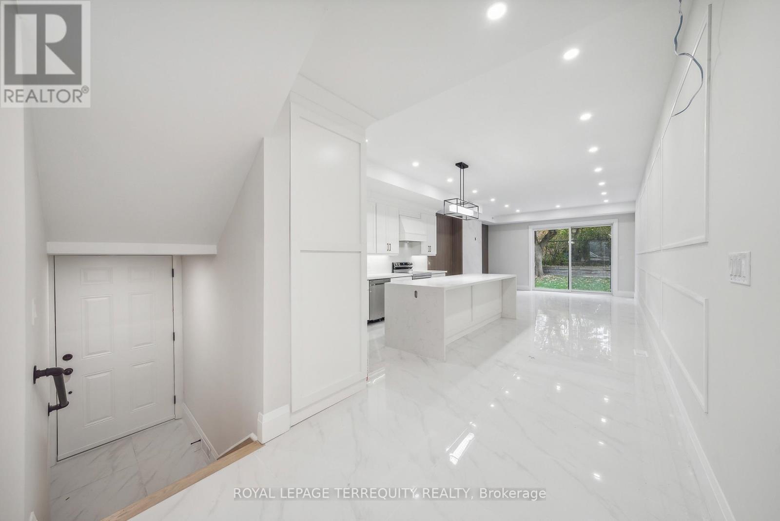 Main Floor - 10 Mack Avenue, Toronto, Ontario  M1L 1L9 - Photo 9 - E12484792