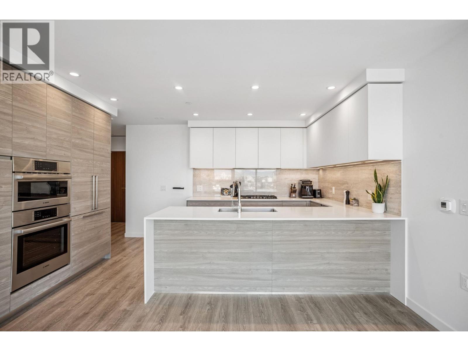 3703 680 Quayside Drive, New Westminster, British Columbia  V3M 0P2 - Photo 13 - R3057498