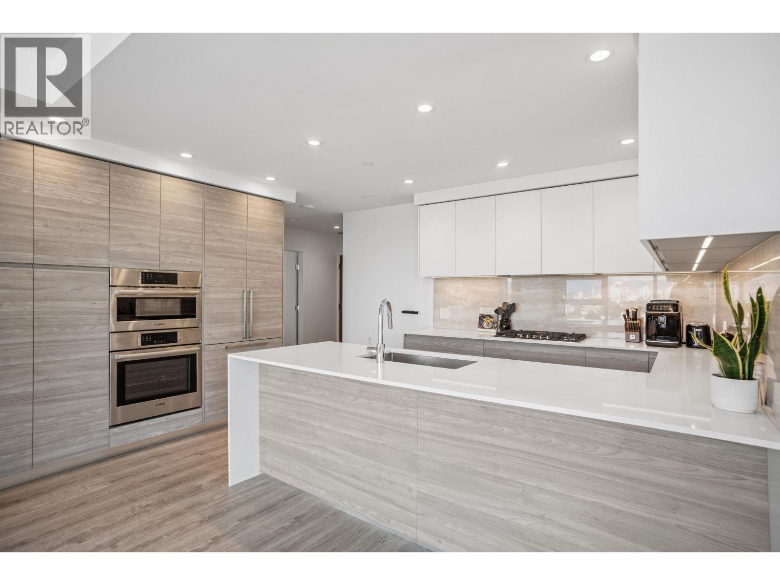 3703 680 Quayside Drive, New Westminster, British Columbia  V3M 0P2 - Photo 14 - R3057498