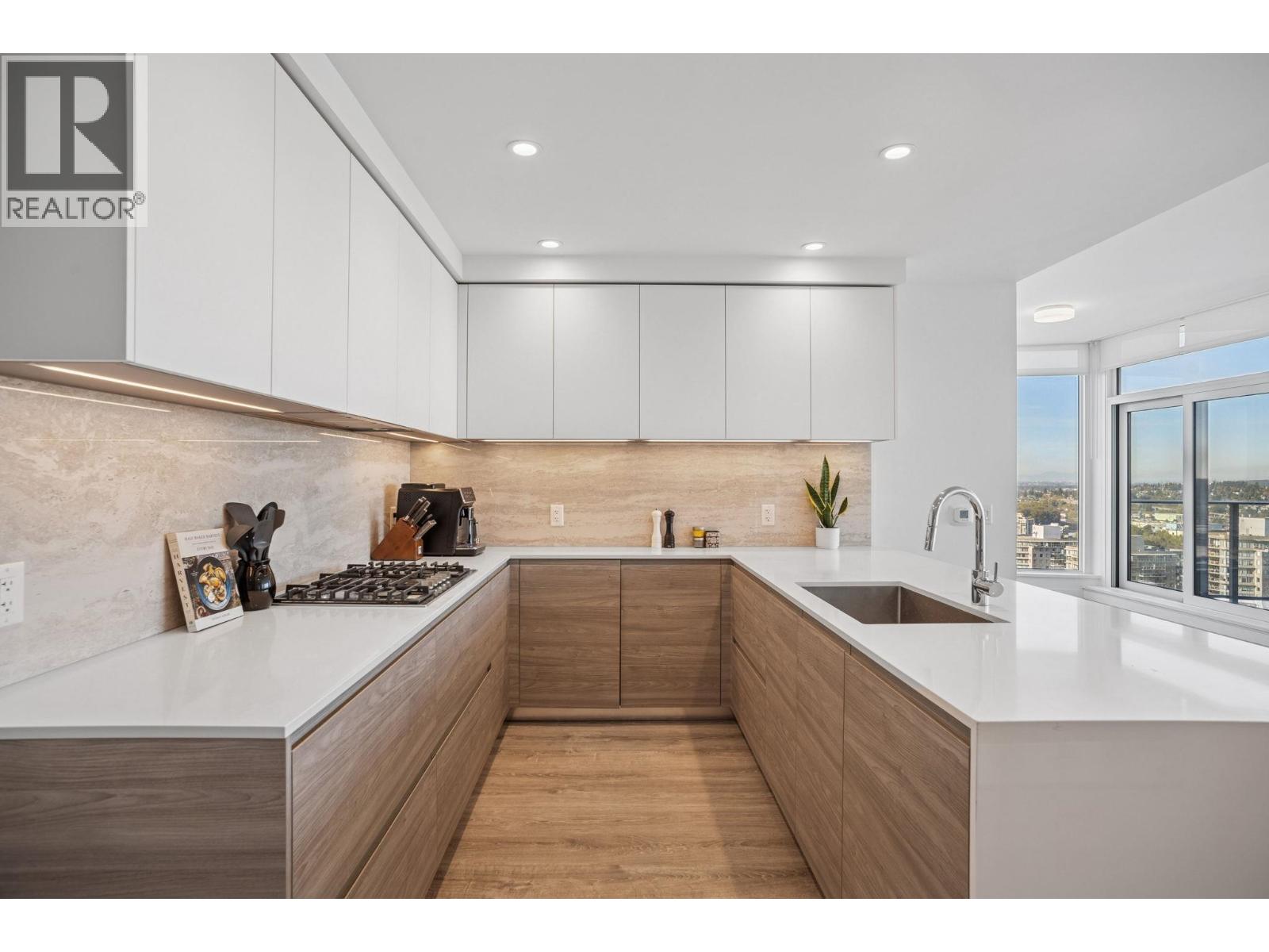 3703 680 Quayside Drive, New Westminster, British Columbia  V3M 0P2 - Photo 15 - R3057498