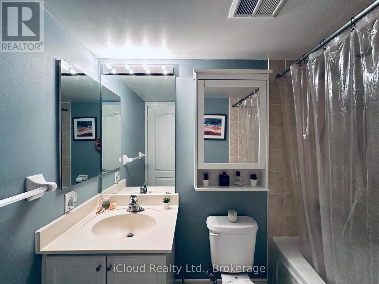 813 - 2121 Lake Shore Boulevard W, Toronto, Ontario  M8V 4E9 - Photo 5 - W12486493