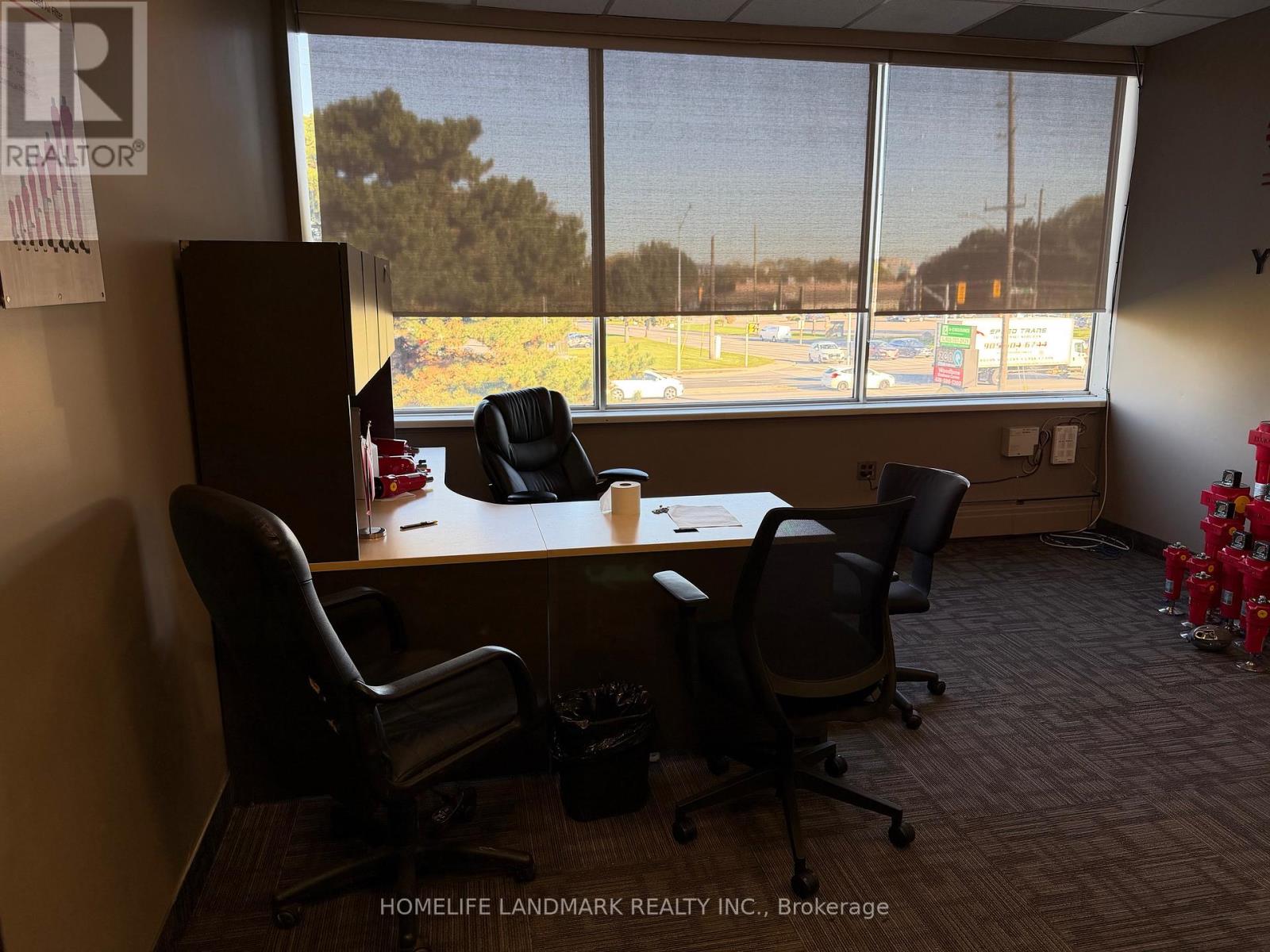 215b - 7240 Woodbine Avenue, Markham, Ontario  L3R 1A4 - Photo 2 - N12486569