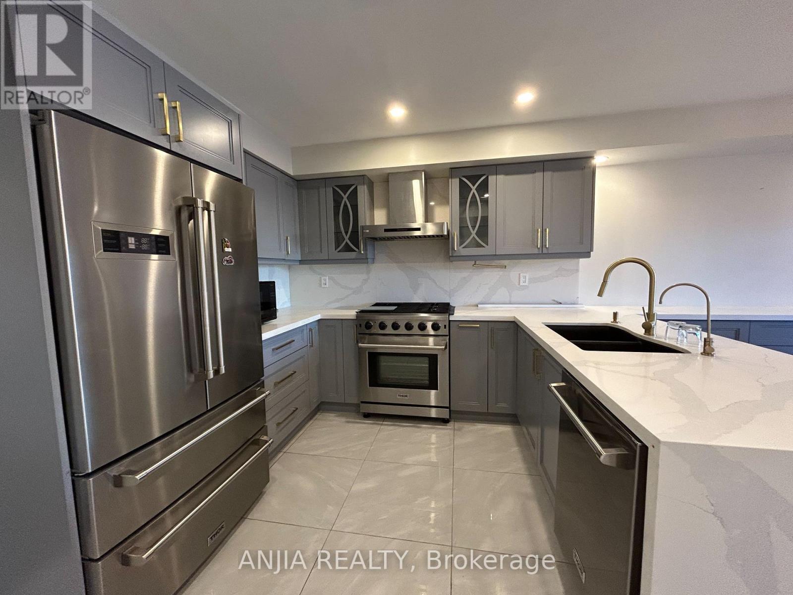 2670 Bur Oak Avenue, Markham, Ontario  L6B 1J1 - Photo 10 - N12486579