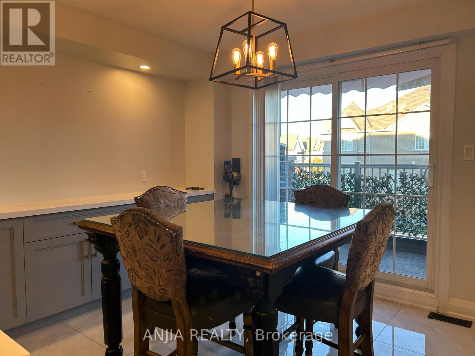 2670 Bur Oak Avenue, Markham, Ontario  L6B 1J1 - Photo 11 - N12486579