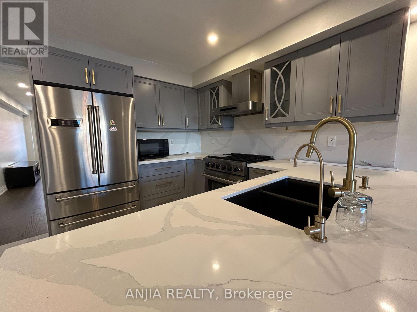 2670 Bur Oak Avenue, Markham, Ontario  L6B 1J1 - Photo 6 - N12486579