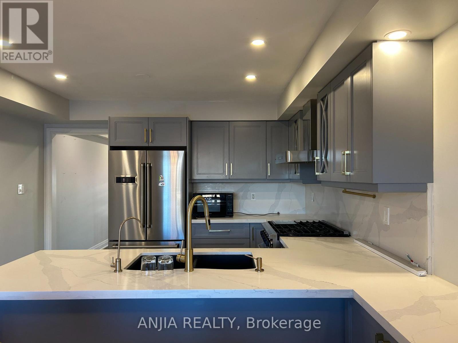 2670 Bur Oak Avenue, Markham, Ontario  L6B 1J1 - Photo 7 - N12486579