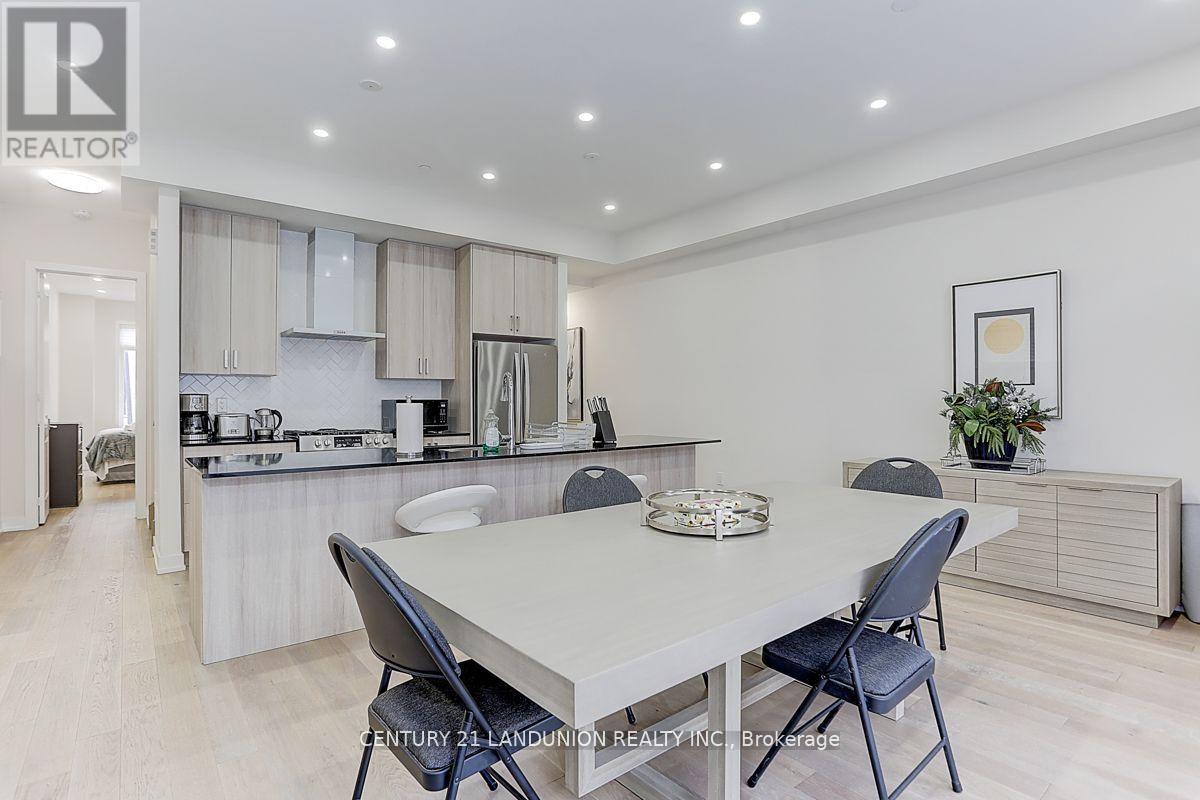 15 Ingersoll Lane, Richmond Hill, Ontario  L4E 1G9 - Photo 9 - N12486599