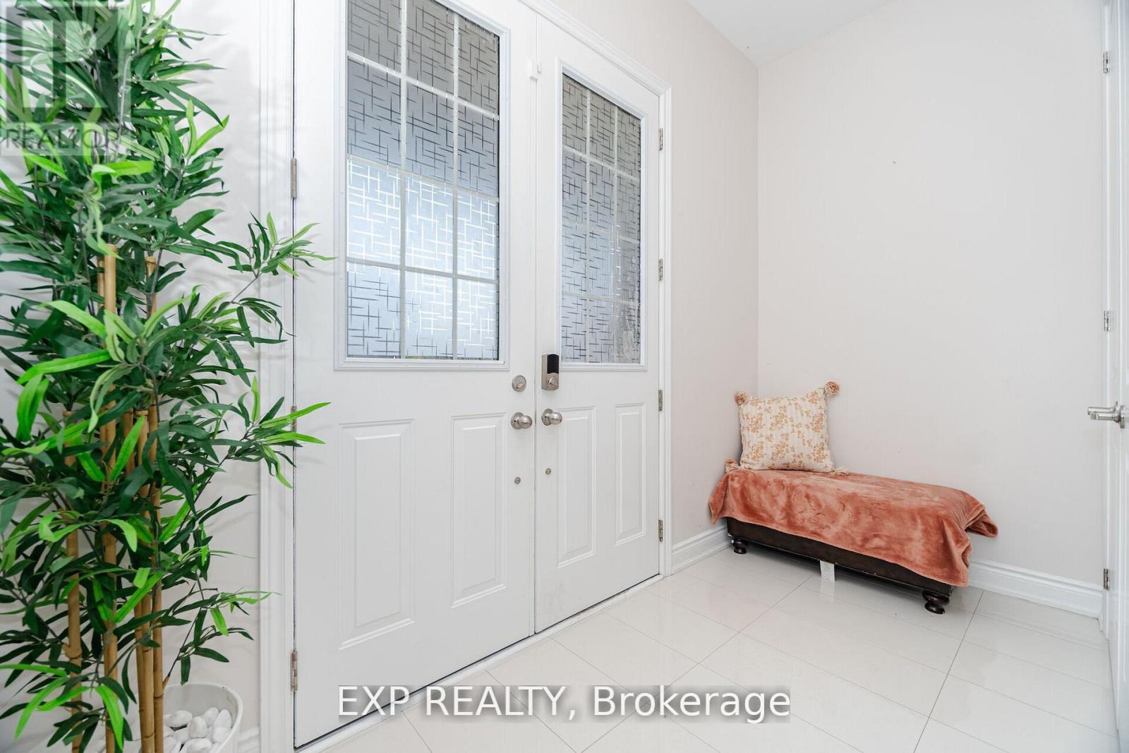 78 Gallant Place, Vaughan, Ontario  L4H 3W7 - Photo 4 - N12486616