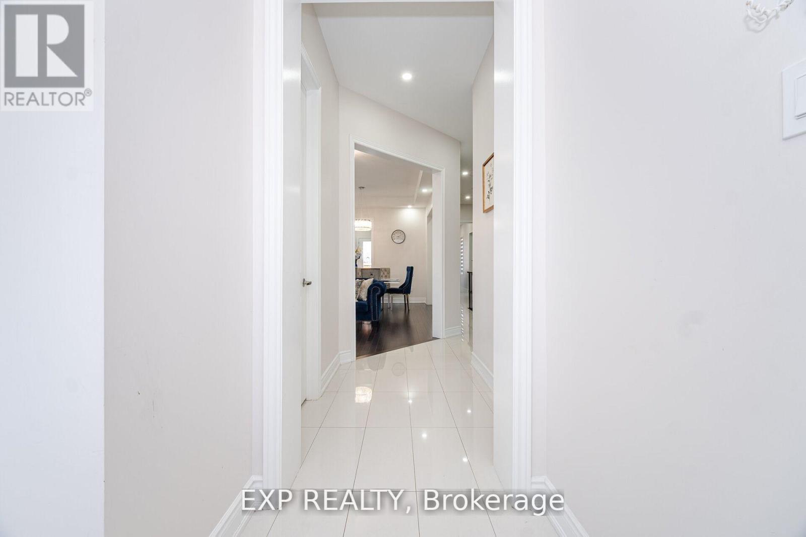 78 Gallant Place, Vaughan, Ontario  L4H 3W7 - Photo 5 - N12486616