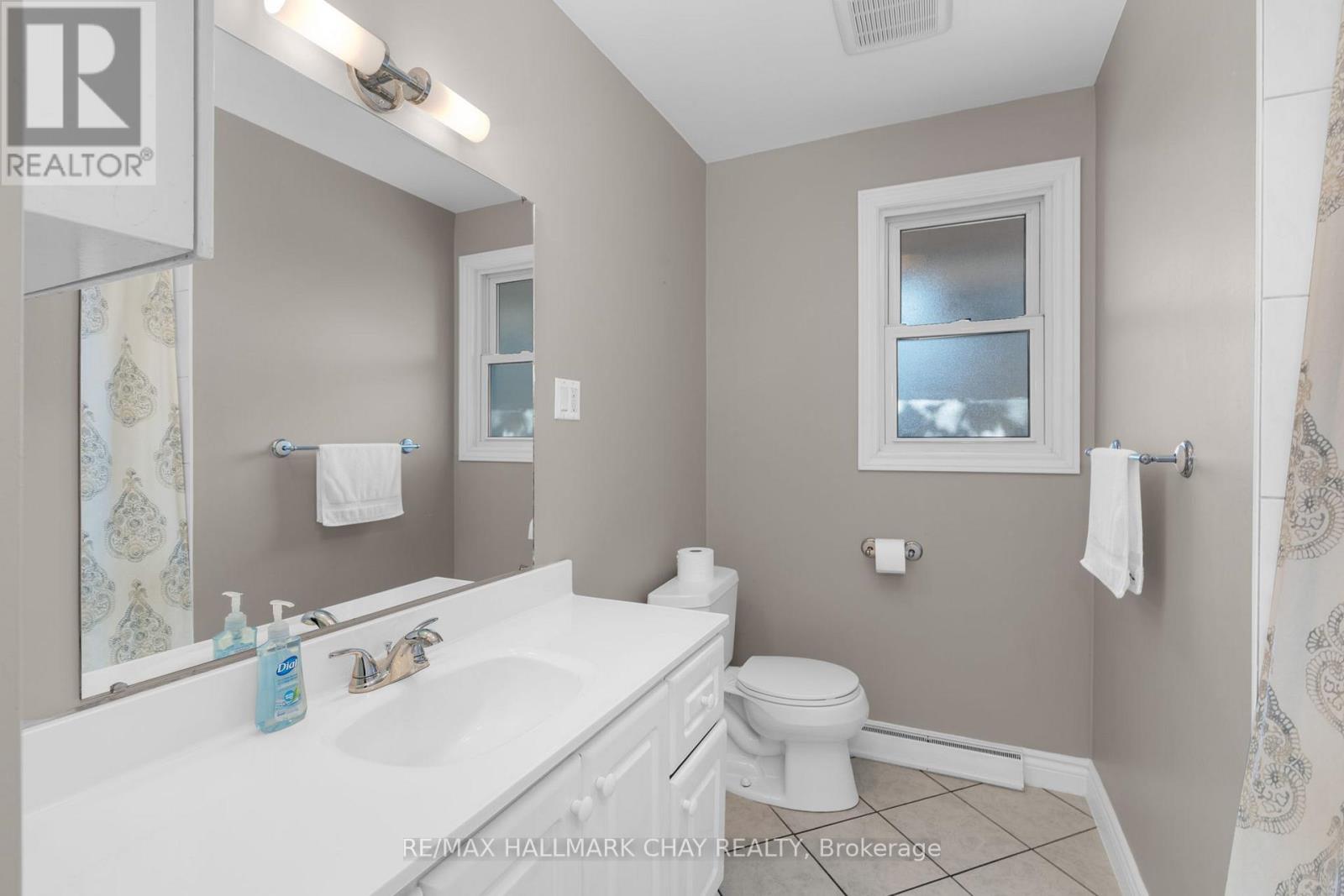 36 Grove Street E, Barrie, Ontario  L4M 2N7 - Photo 12 - S12486553