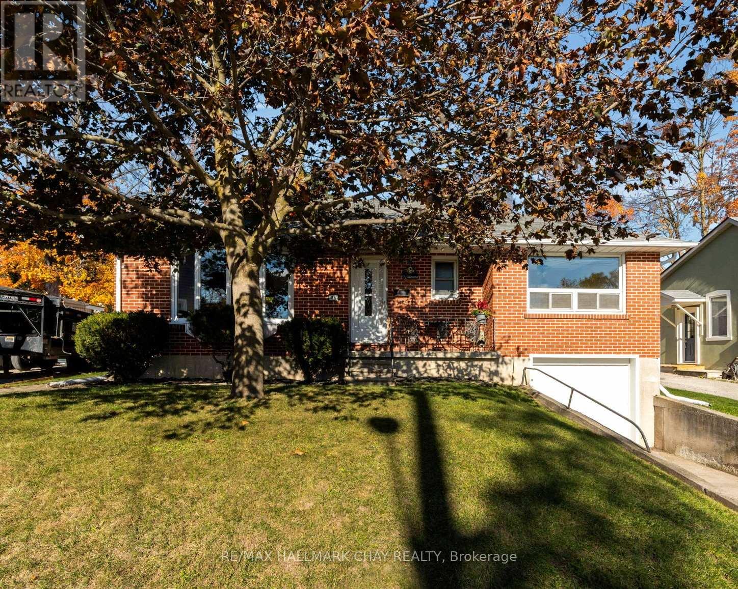 36 Grove Street E, Barrie, Ontario  L4M 2N7 - Photo 2 - S12486553