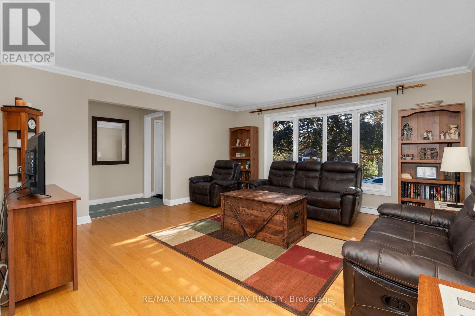 36 Grove Street E, Barrie, Ontario  L4M 2N7 - Photo 5 - S12486553