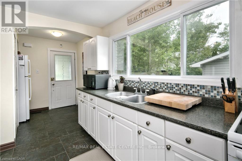 42 5th Lane, Wasaga Beach, Ontario  L0L 2P0 - Photo 10 - S12486586