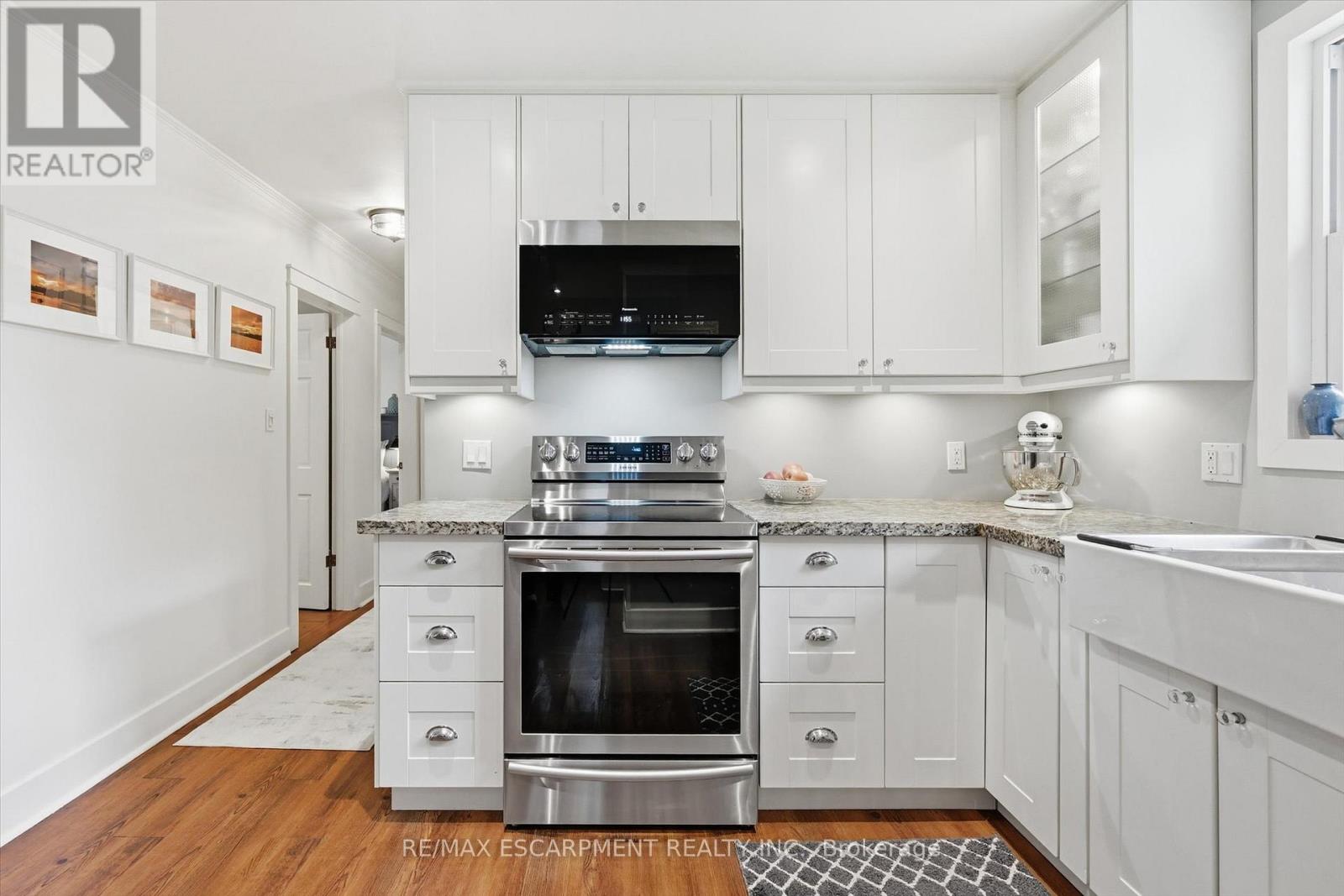 415 Henderson Road, Burlington, Ontario  L7L 2P6 - Photo 13 - W12486547