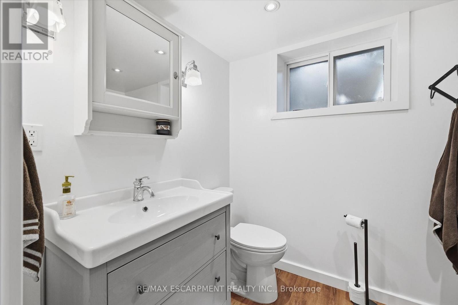 415 Henderson Road, Burlington, Ontario  L7L 2P6 - Photo 28 - W12486547