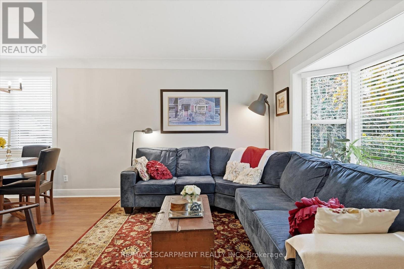 415 Henderson Road, Burlington, Ontario  L7L 2P6 - Photo 5 - W12486547