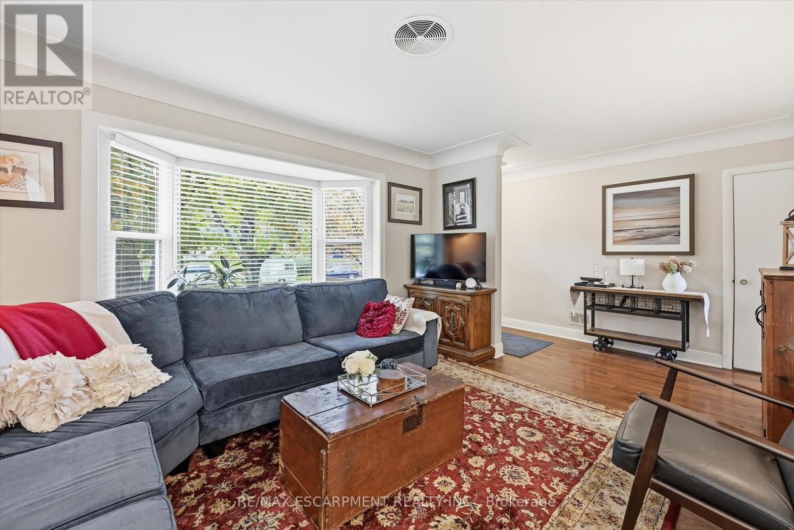 415 Henderson Road, Burlington, Ontario  L7L 2P6 - Photo 6 - W12486547