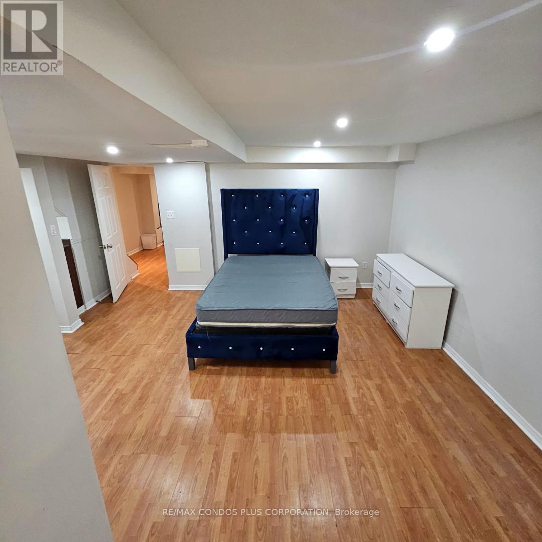 60 Twin Pines Crescent, Brampton, Ontario  L7A 1M8 - Photo 3 - W12486548