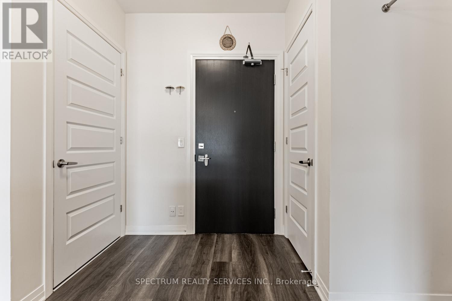 531 - 102 Grovewood Common, Oakville, Ontario  L6H 0X2 - Photo 3 - W12486549