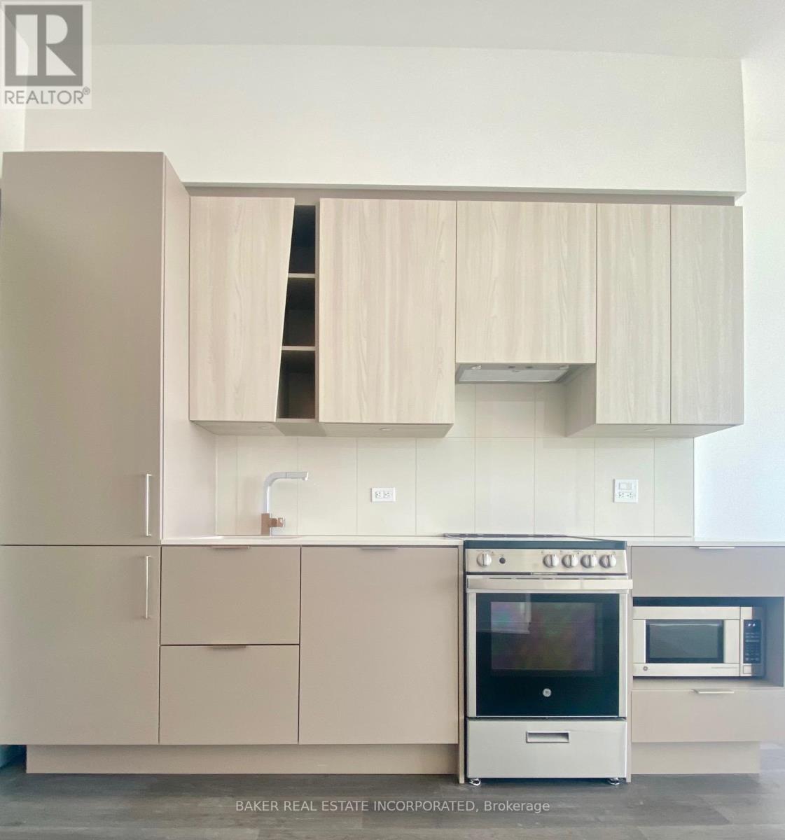 4807 - 3900 Confederation Parkway, Mississauga, Ontario  L5B 0M3 - Photo 2 - W12486552