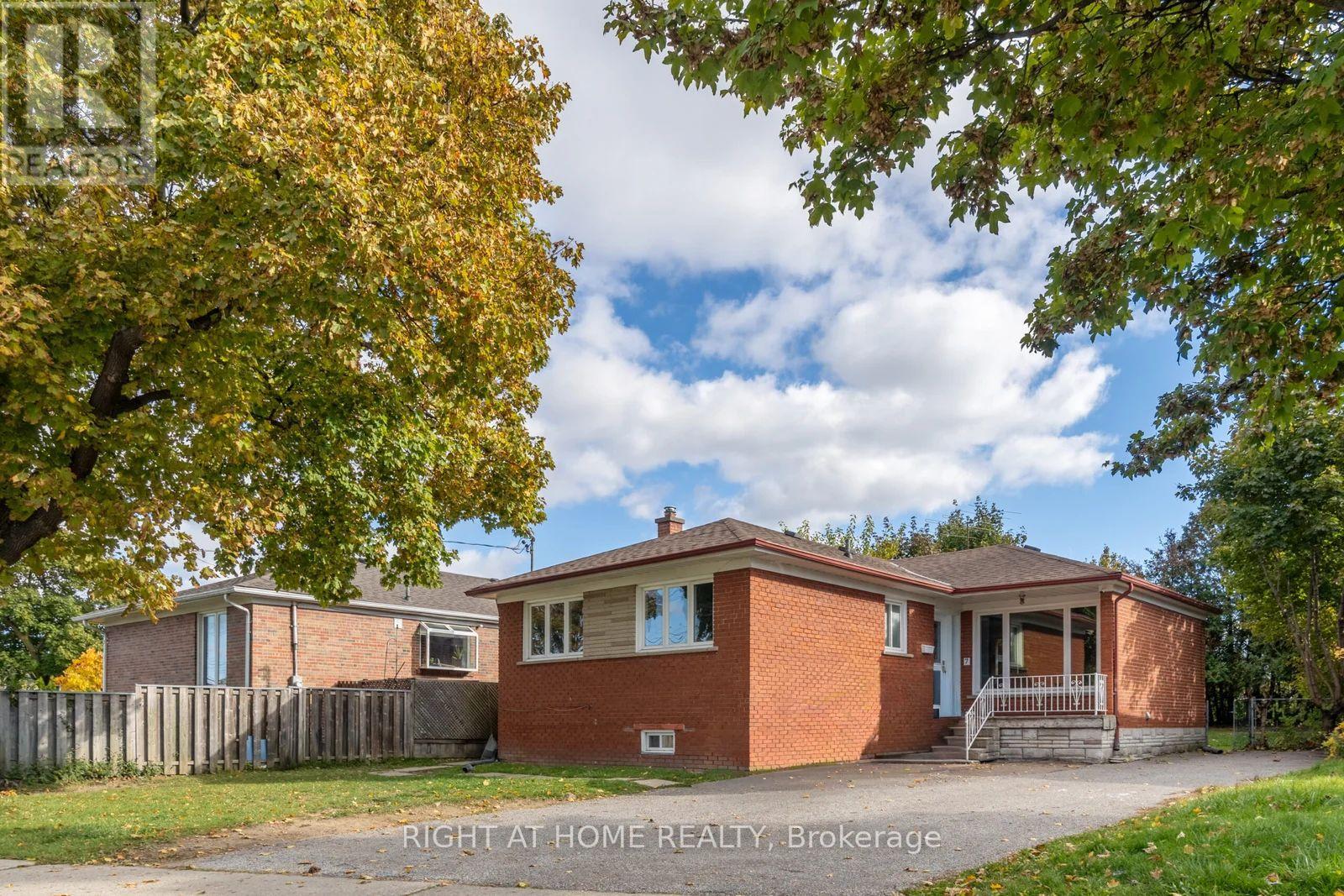 7A - 7 WESTHUMBER BOULEVARD, Toronto, Ontario