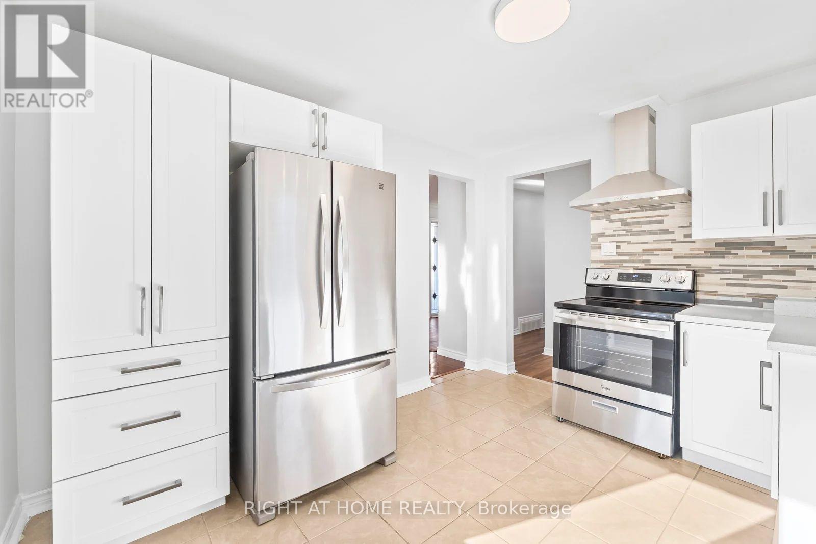 7a - 7 Westhumber Boulevard, Toronto, Ontario  M3B 0A7 - Photo 8 - W12486564