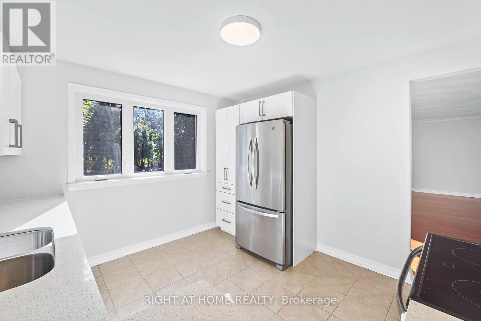 7a - 7 Westhumber Boulevard, Toronto, Ontario  M3B 0A7 - Photo 9 - W12486564