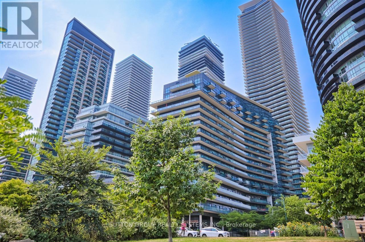 704 - 39 ANNIE CRAIG DRIVE, Toronto, Ontario