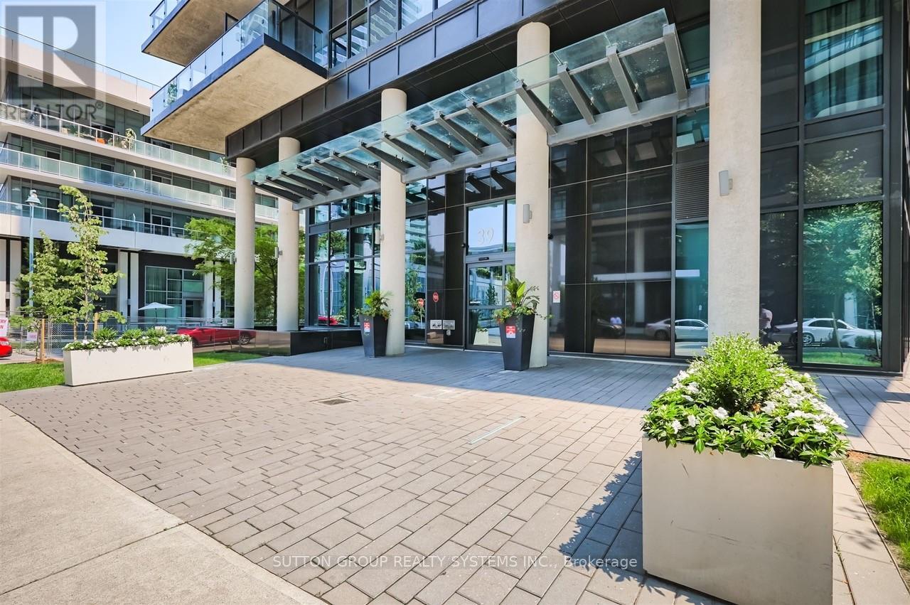 704 - 39 Annie Craig Drive, Toronto, Ontario  M8V 0H1 - Photo 4 - W12486583