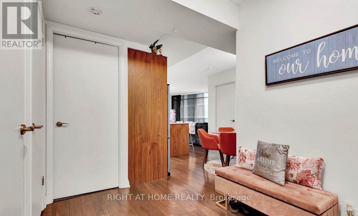 1804 - 5 Valhalla Inn Road, Toronto, Ontario  M9B 1S9 - Photo 6 - W12486608