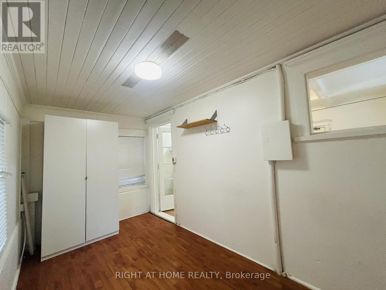 5 - 60 Long Branch Avenue, Toronto, Ontario  M8W 3J2 - Photo 7 - W12486620