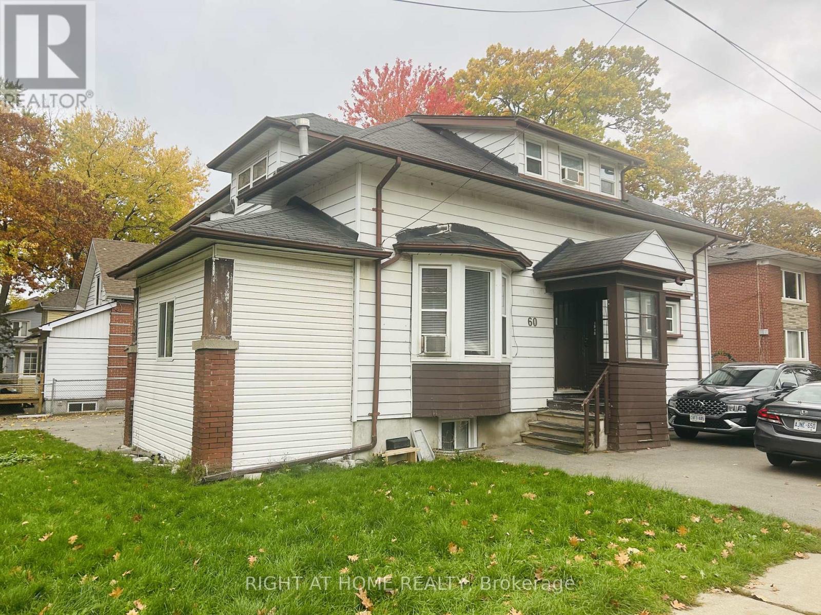 2 - 60 LONG BRANCH AVENUE, Toronto, Ontario