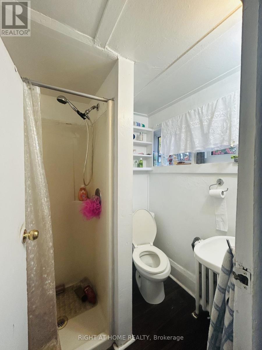 2 - 60 Long Branch Avenue, Toronto, Ontario  M8W 3J2 - Photo 2 - W12486621