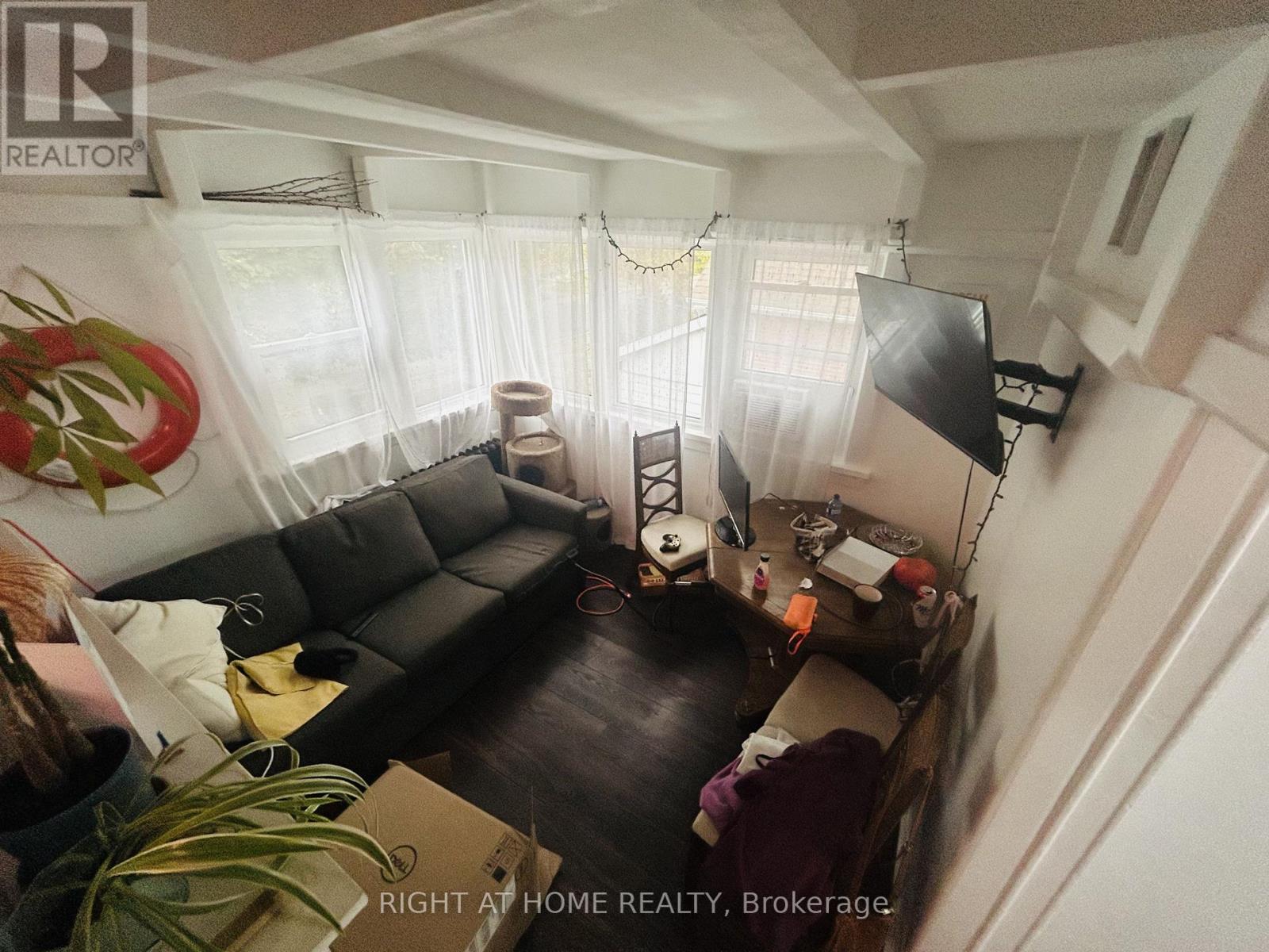 2 - 60 Long Branch Avenue, Toronto, Ontario  M8W 3J2 - Photo 5 - W12486621