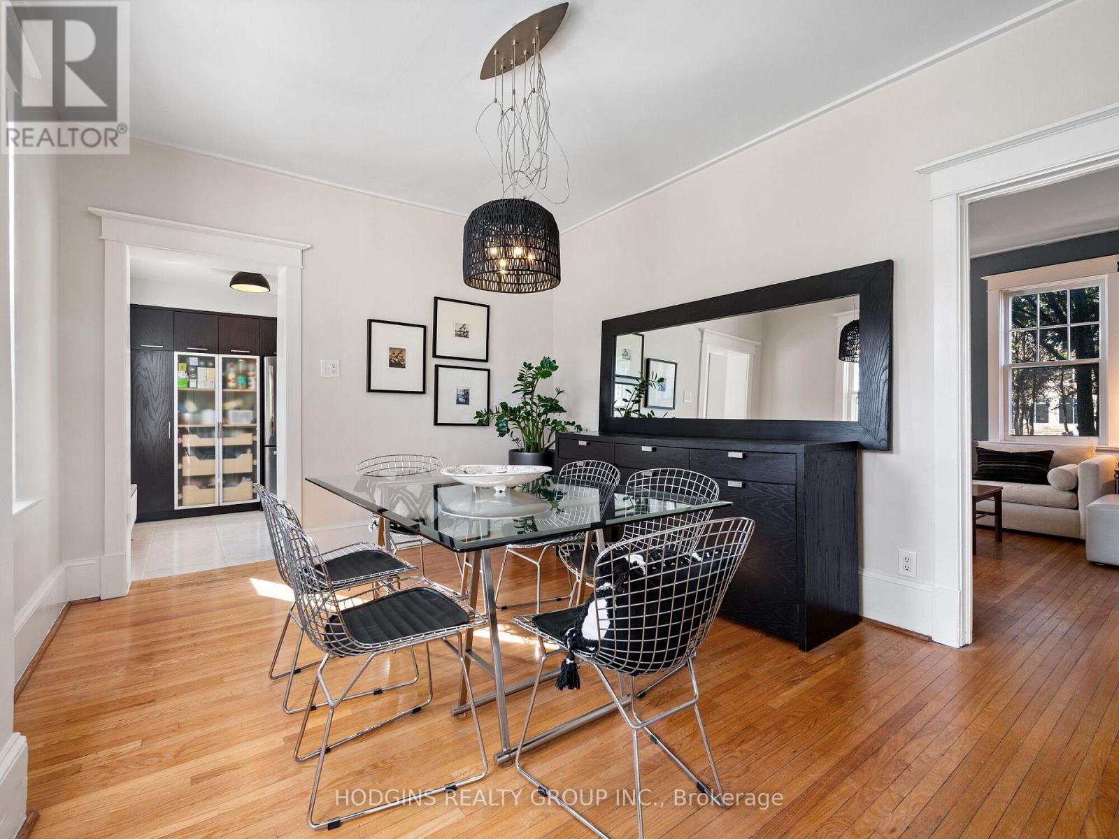 26 Brant Avenue, Mississauga, Ontario  L5G 3N8 - Photo 10 - W12486623