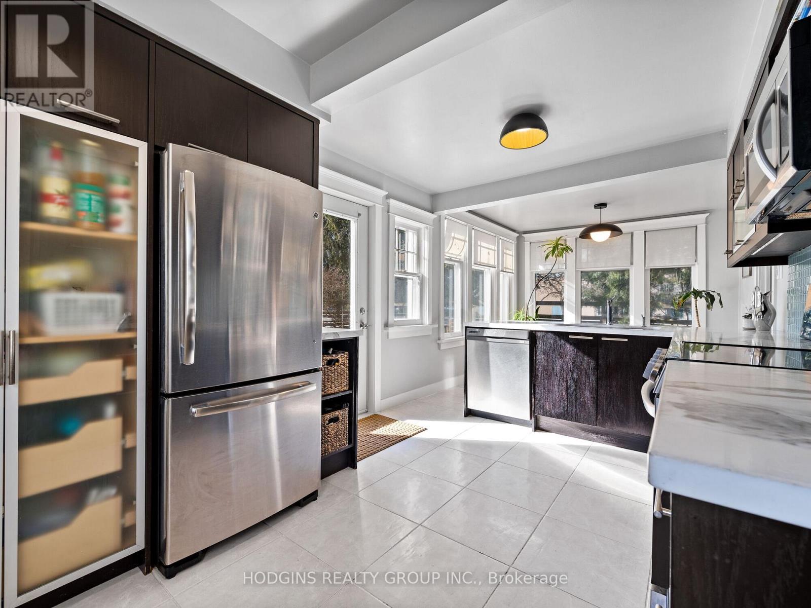 26 Brant Avenue, Mississauga, Ontario  L5G 3N8 - Photo 11 - W12486623