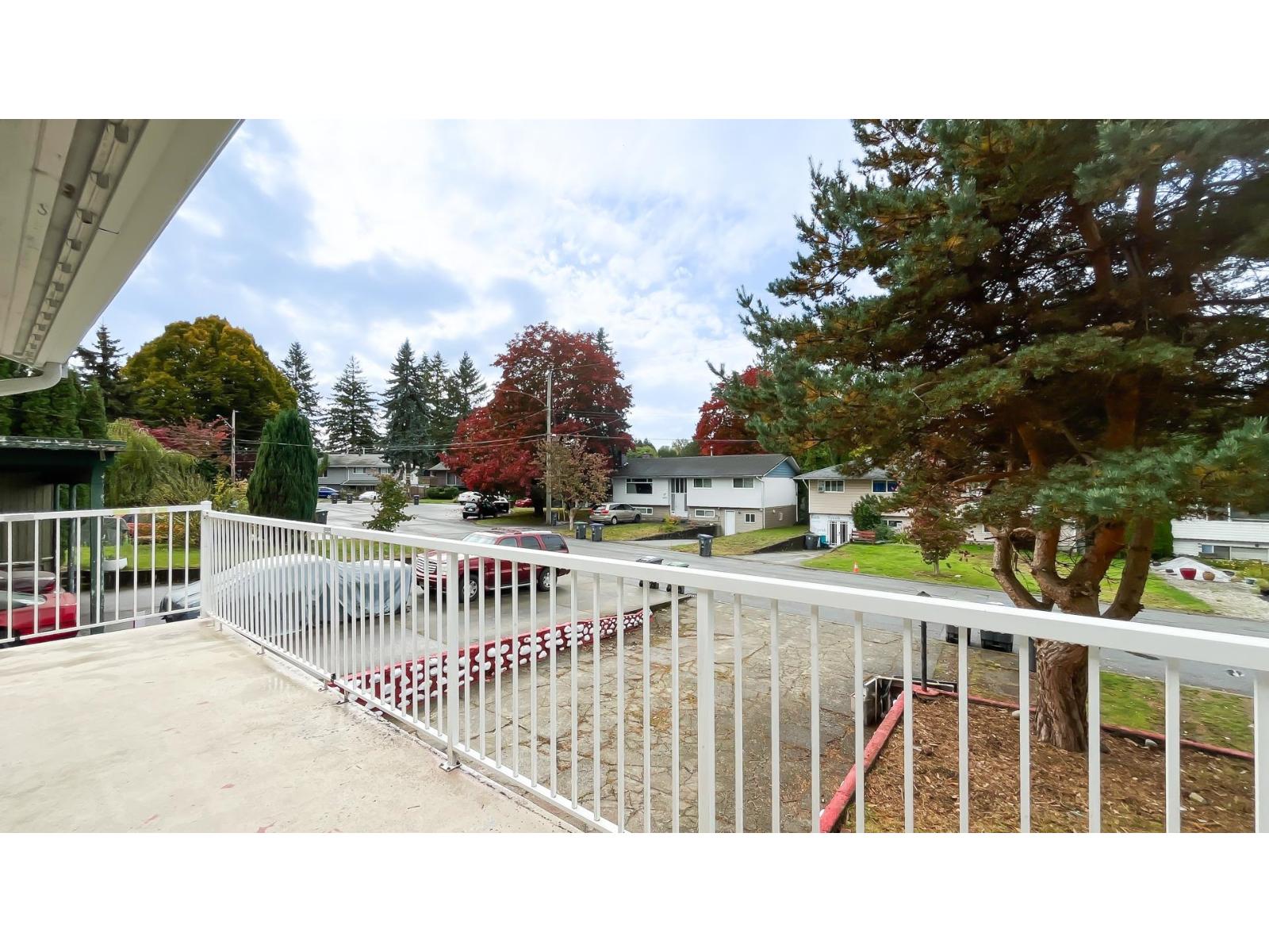 10872 145a Street, Surrey, British Columbia  V3R 3S3 - Photo 2 - R3062324