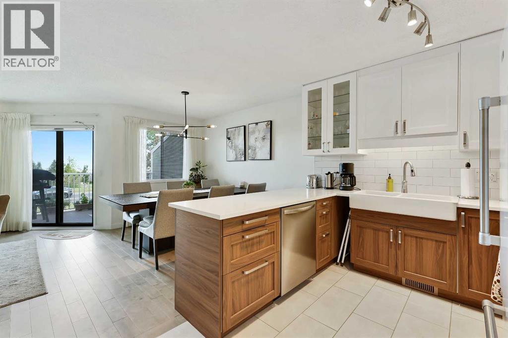 72 Coach Side Terrace Sw, Calgary, Alberta  T3H 2T3 - Photo 7 - A2260262