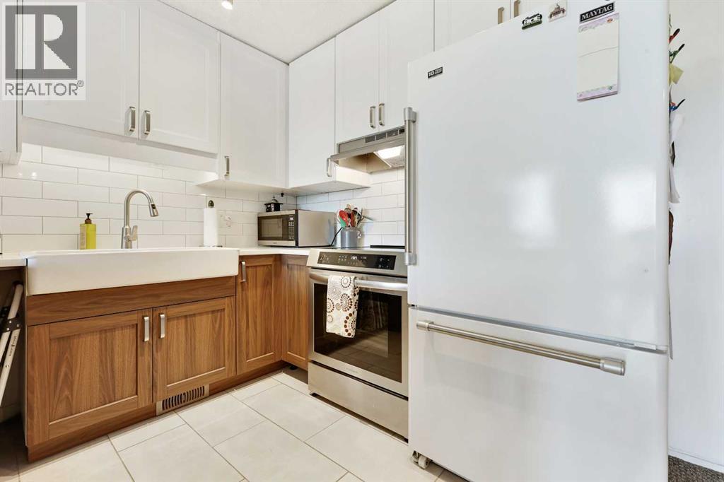 72 Coach Side Terrace Sw, Calgary, Alberta  T3H 2T3 - Photo 8 - A2260262