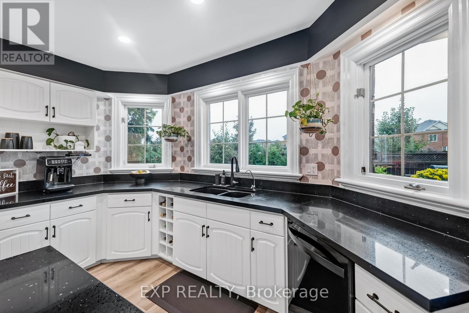 67 Geoffrey Crescent, Whitchurch-Stouffville, Ontario  L4A 5C1 - Photo 12 - N12471130