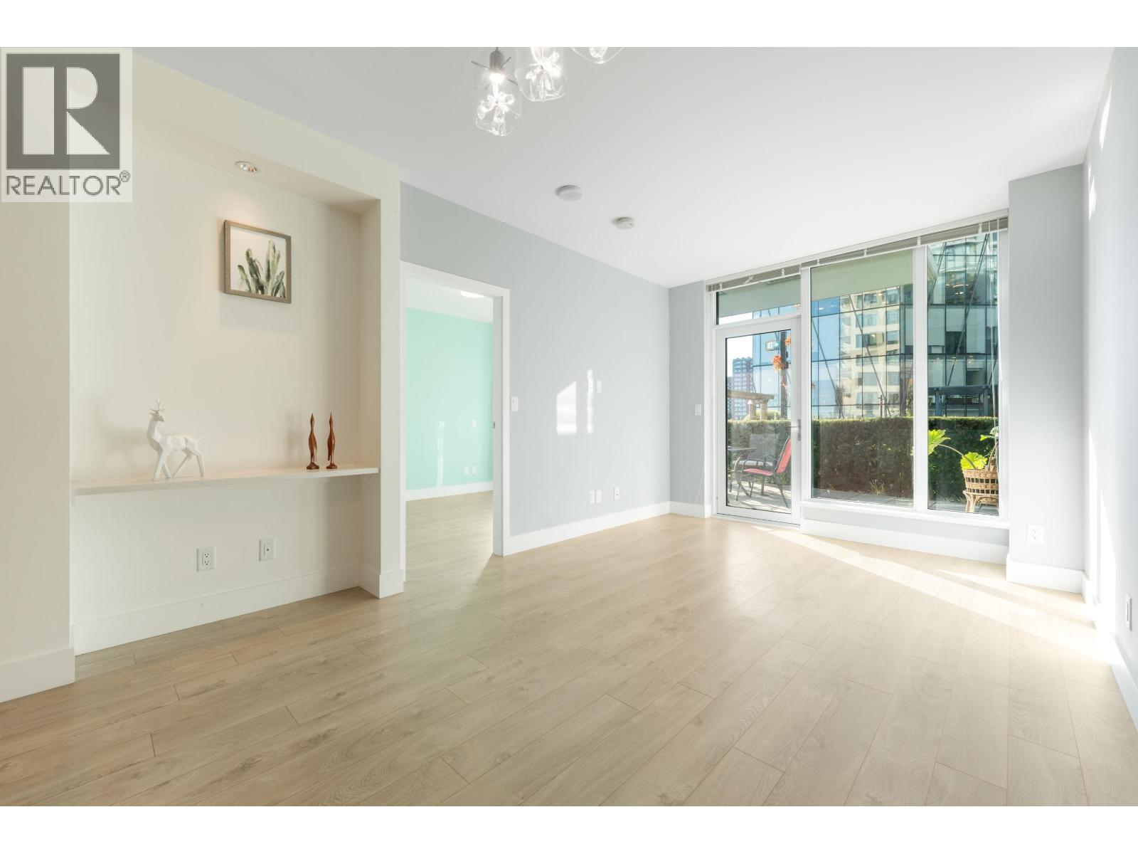 410 7388 Kingsway, Burnaby, British Columbia  V3N 0G9 - Photo 5 - R3062144