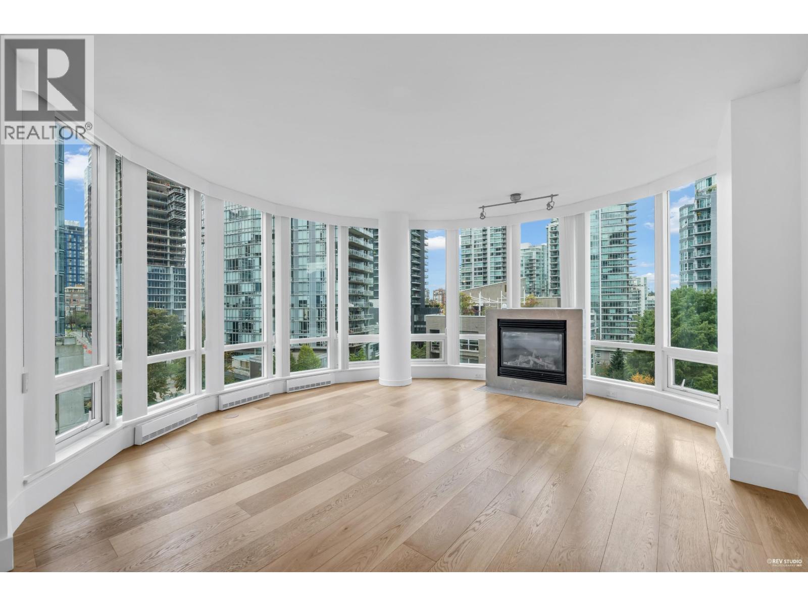 806 590 Nicola Street, Vancouver, British Columbia  V6G 3J8 - Photo 2 - R3062091