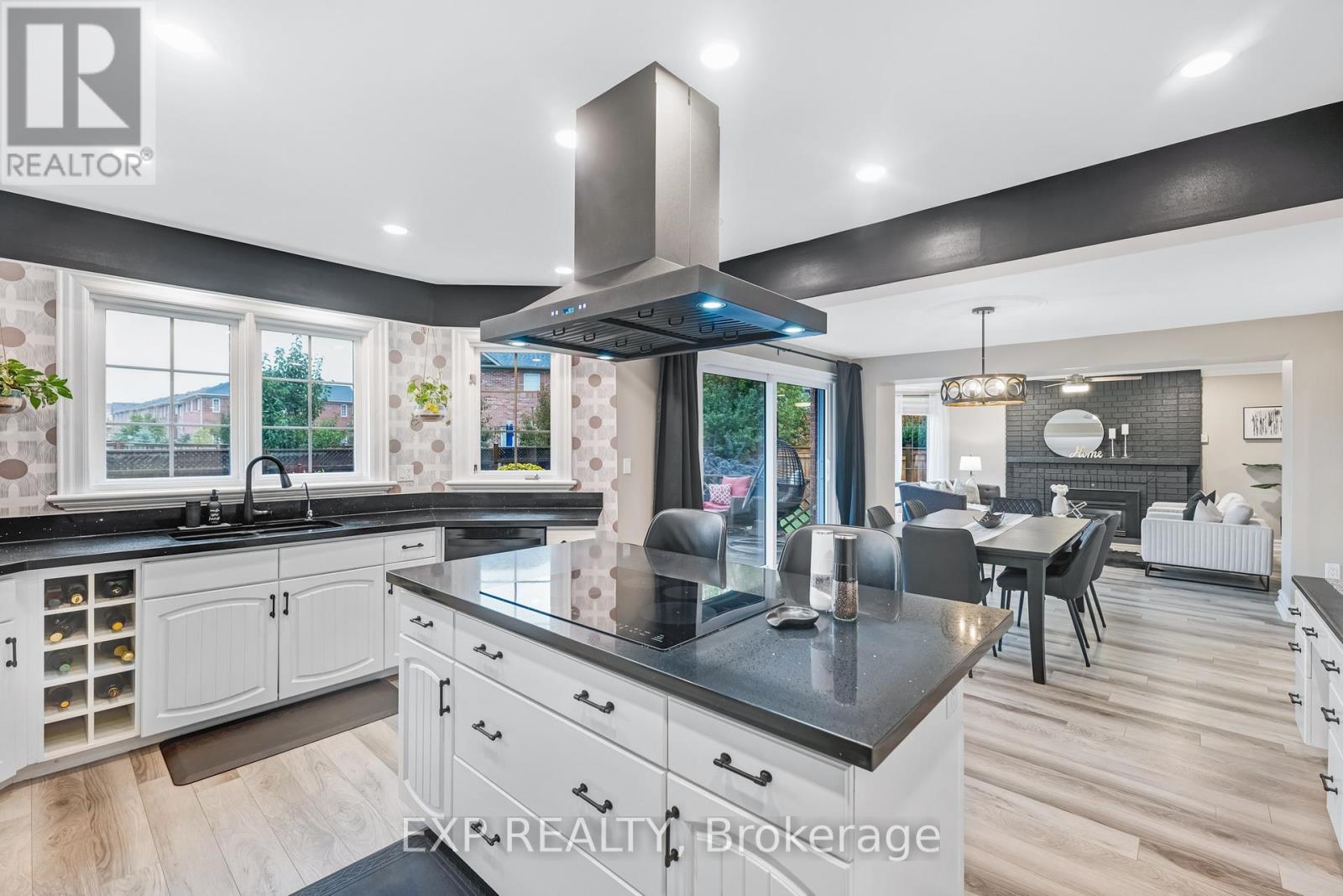 67 Geoffrey Crescent, Whitchurch-Stouffville, Ontario  L4A 5C1 - Photo 9 - N12471130